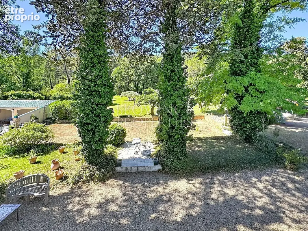 Propriété d'exception avec moulin du 19ème siècle, villa indépendante, 2 piscines sur 1,6 hectare - photo 19