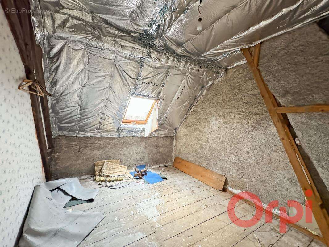 Maison à BRUERE-ALLICHAMPS