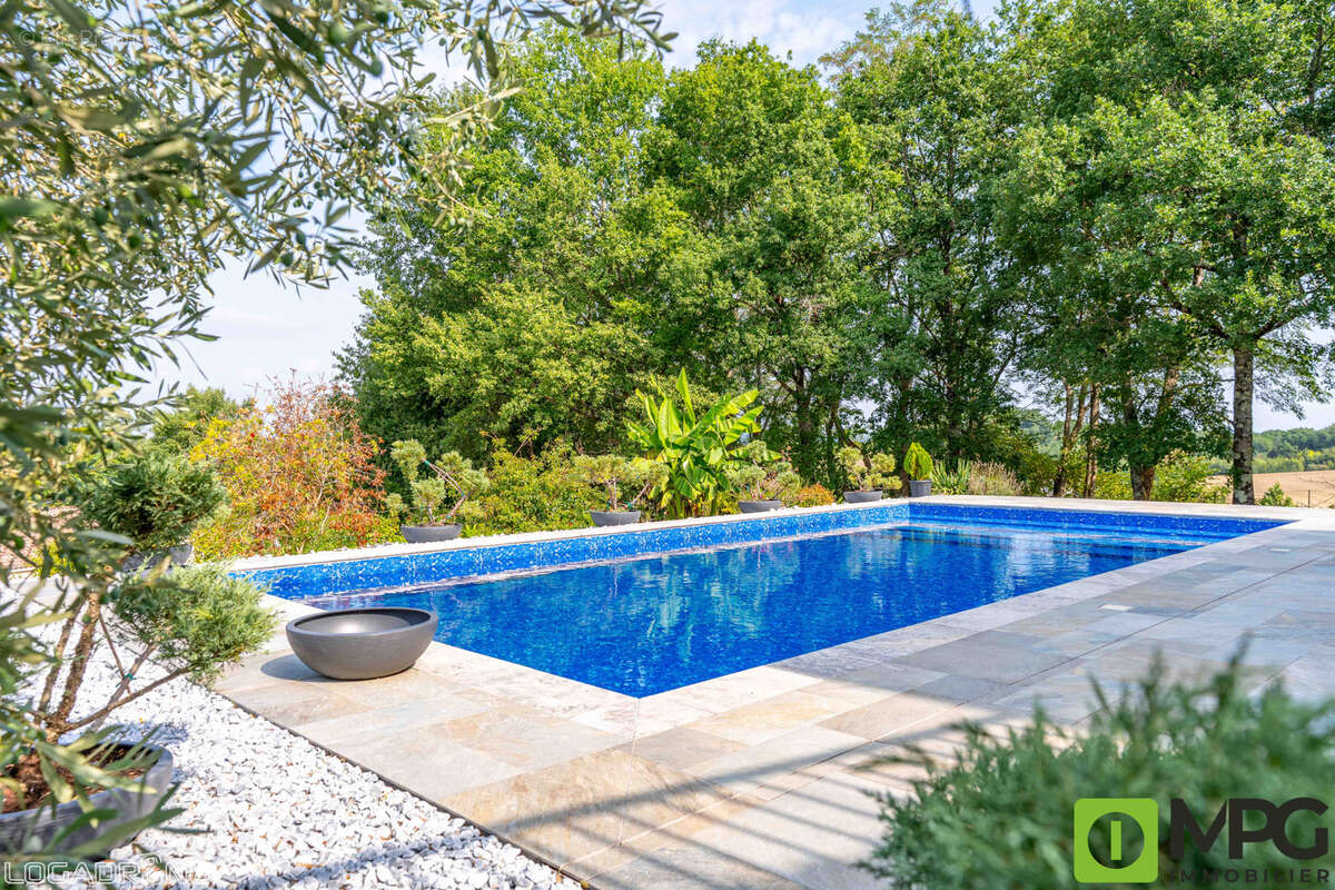 VILLENEUVE SUR LOT, maison contemporaine d'environ 220 m2, 3 chambres et bureau avec vue exceptionnelle, doubl - photo 19