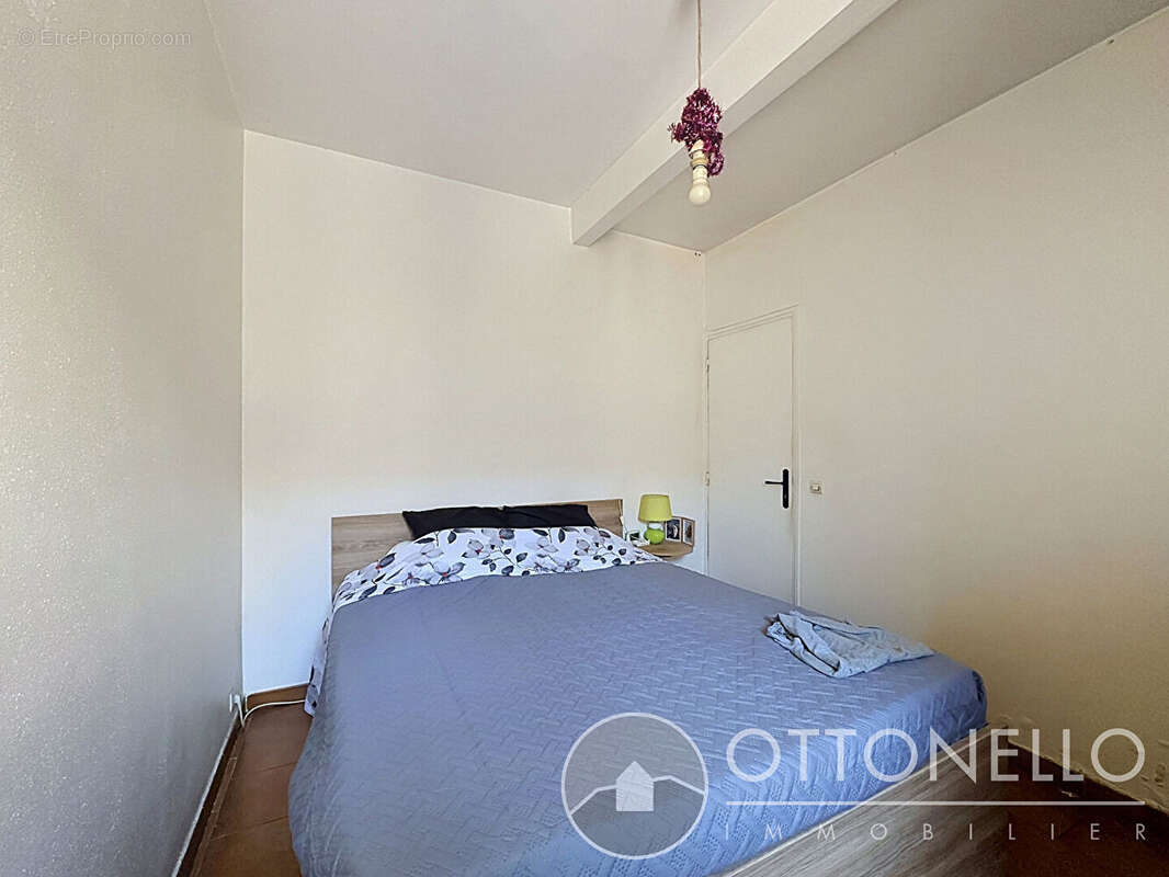 Appartement à ROQUEBRUNE-SUR-ARGENS