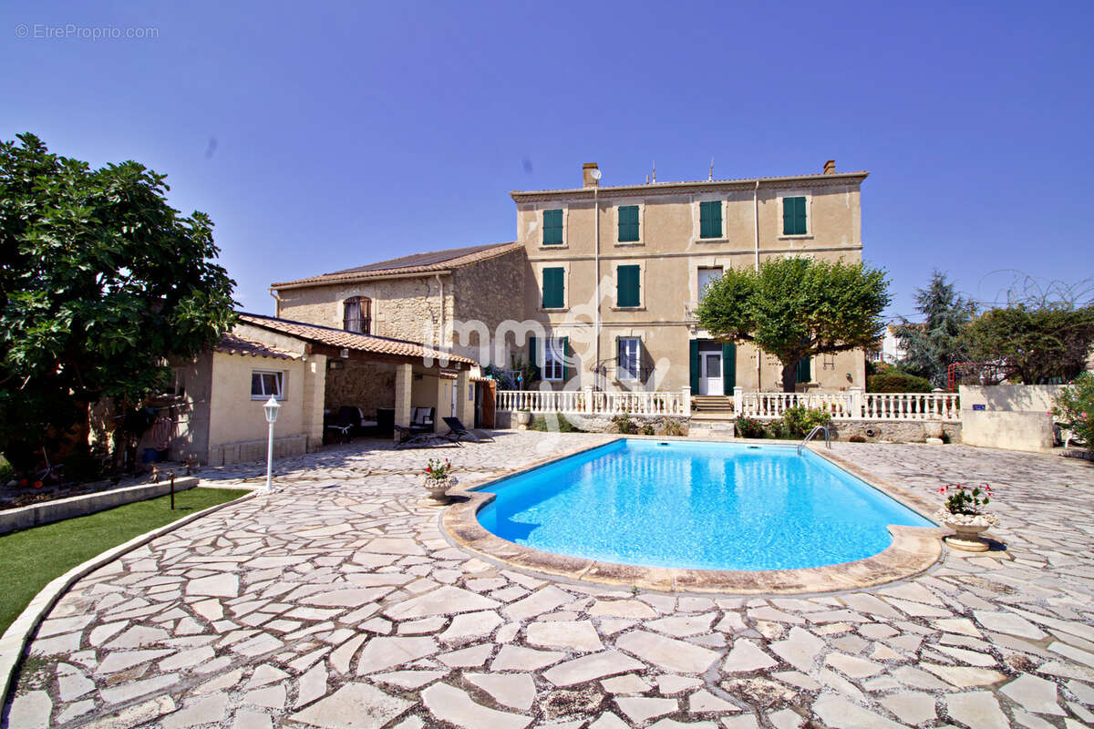Maison à OUVEILLAN