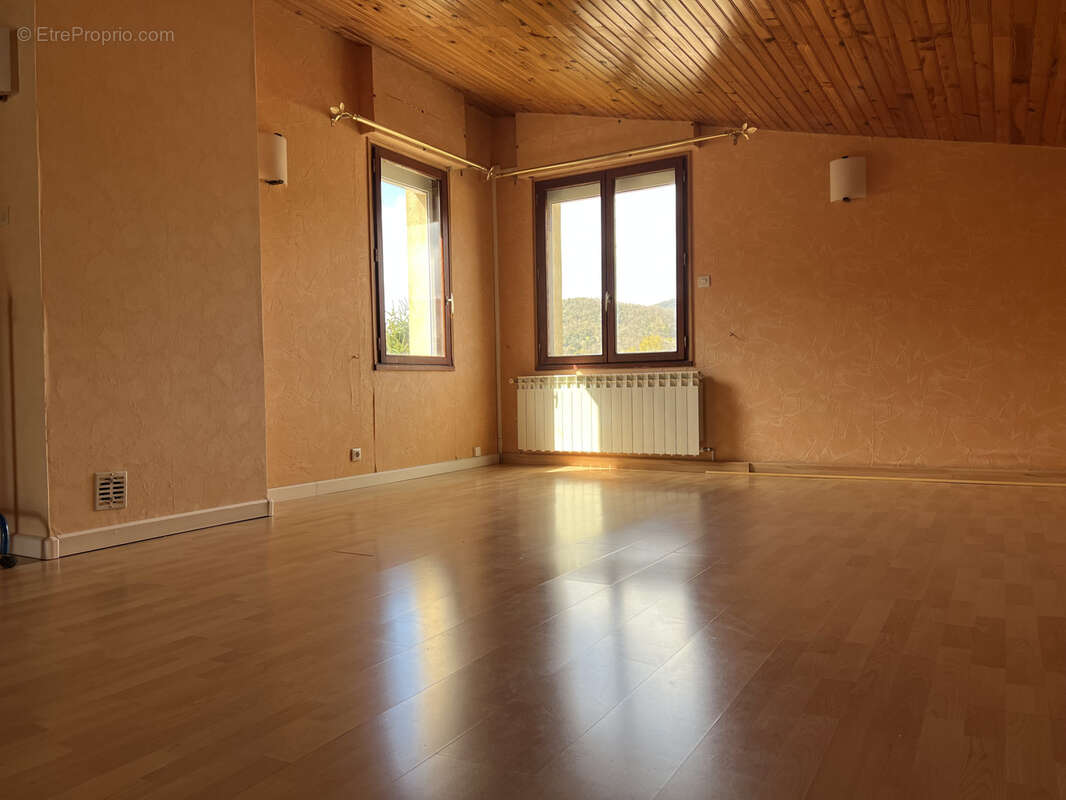 Maison à SAINT-PERAY