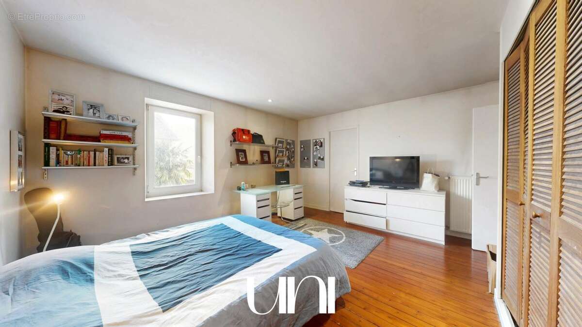 Maison à FLEURY-SUR-ORNE