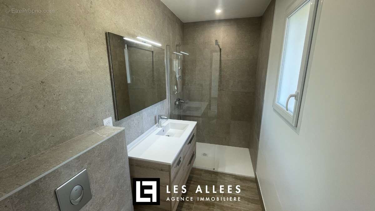 Maison à LES GRANGES-GONTARDES