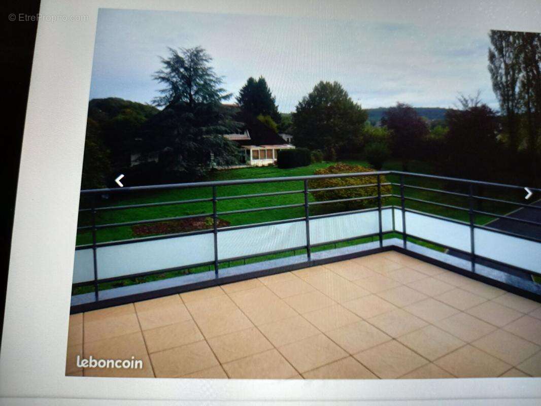 Appartement à MISEREY-SALINES