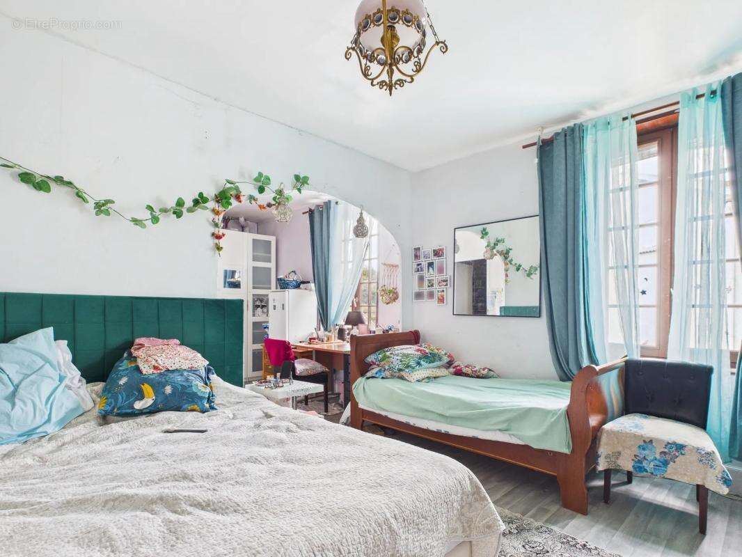 Maison à SEREZIN-DU-RHONE