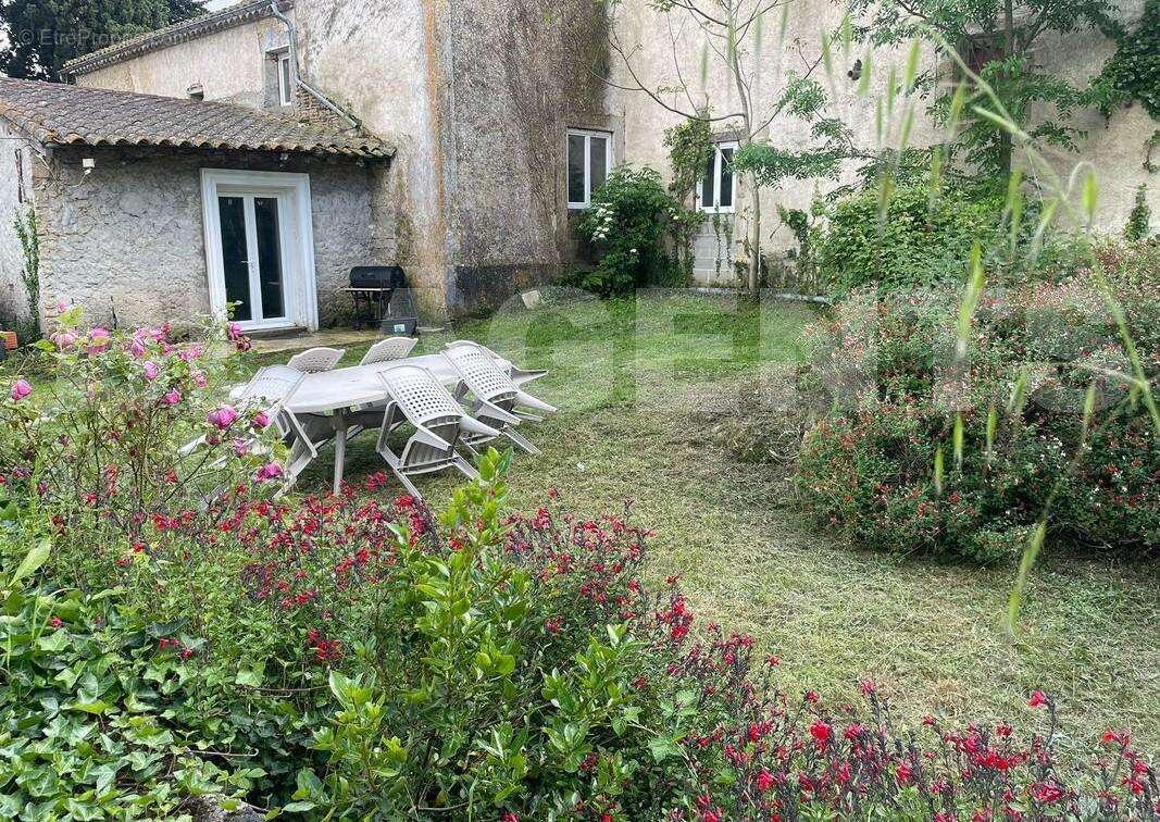 5553a7c7dc64b07e90a8f3fe2aab95c259d6b686 - Maison à MAS-SAINTES-PUELLES