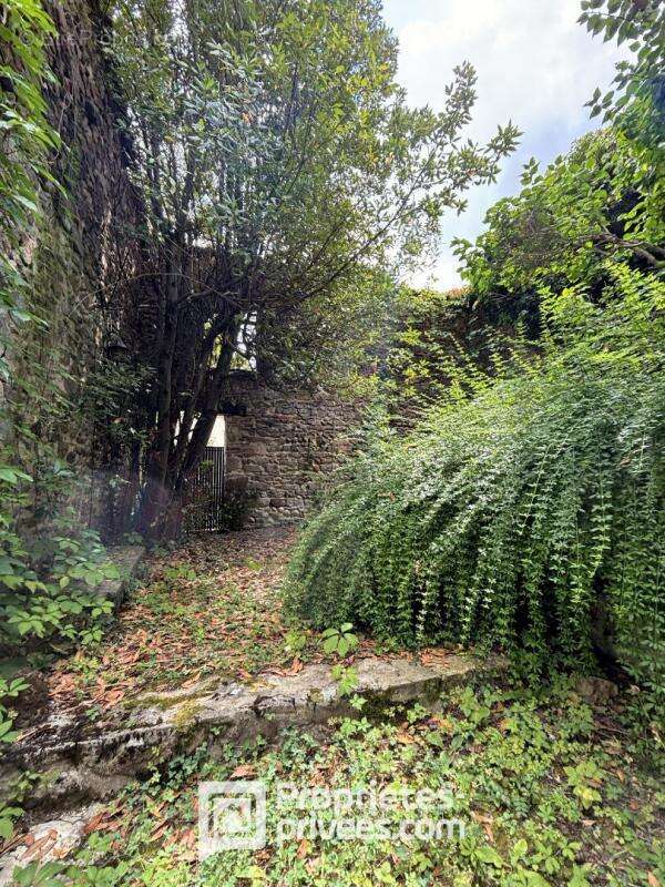 Maison à SAINT-GENIS-LES-OLLIERES