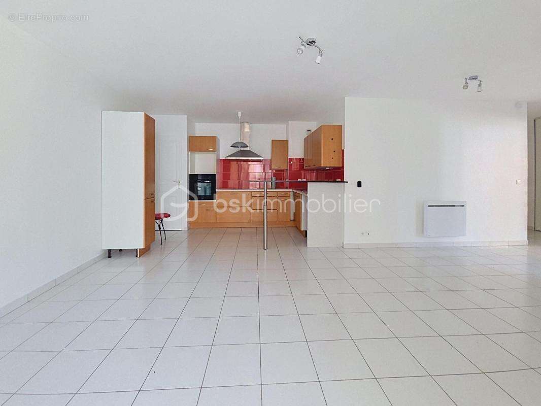 Appartement F3 avec grande loggia de 12m², cave + parking - photo 5
