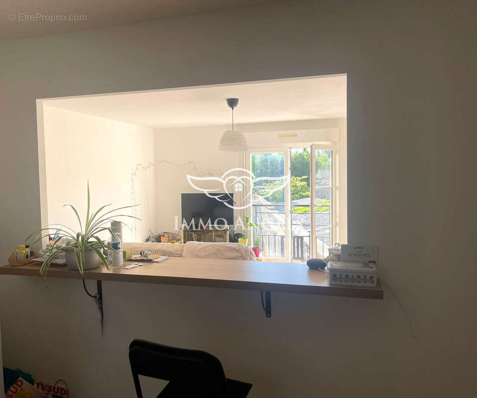 Appartement à BAGNOLS-SUR-CEZE