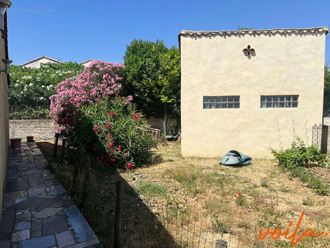 REF : MARBRES - Maison plain pied 4 ch - jardin - abris de garage - photo 13