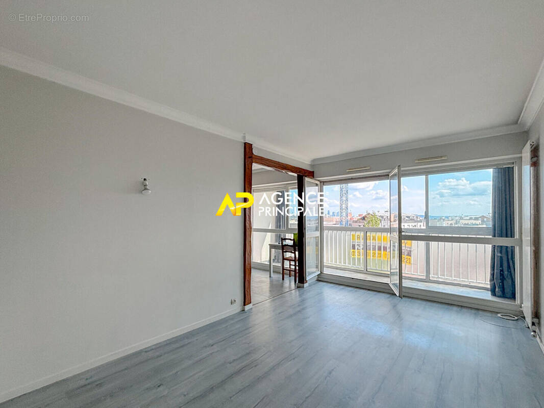 Appartement à SARTROUVILLE