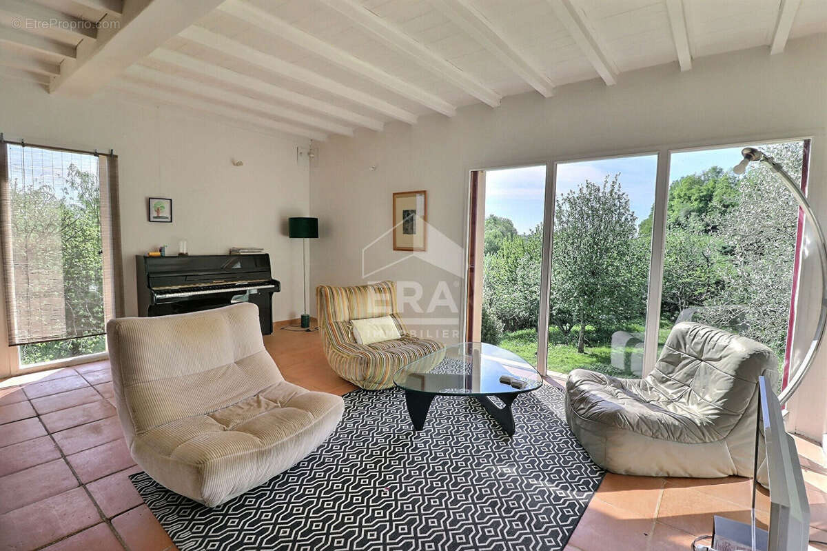 Maison à VIAZAC