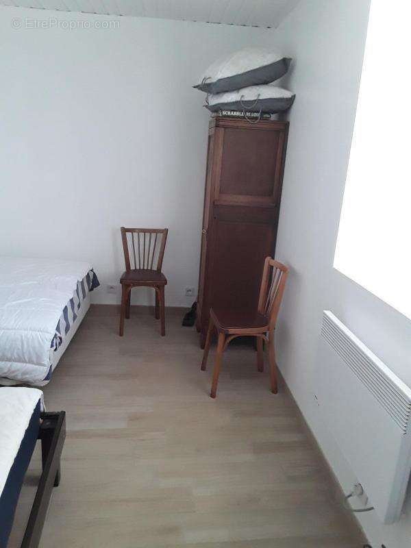 Jolie petite maison située à 840m du front de mer (plage  port Giraud).De 34,5m2 - photo 15