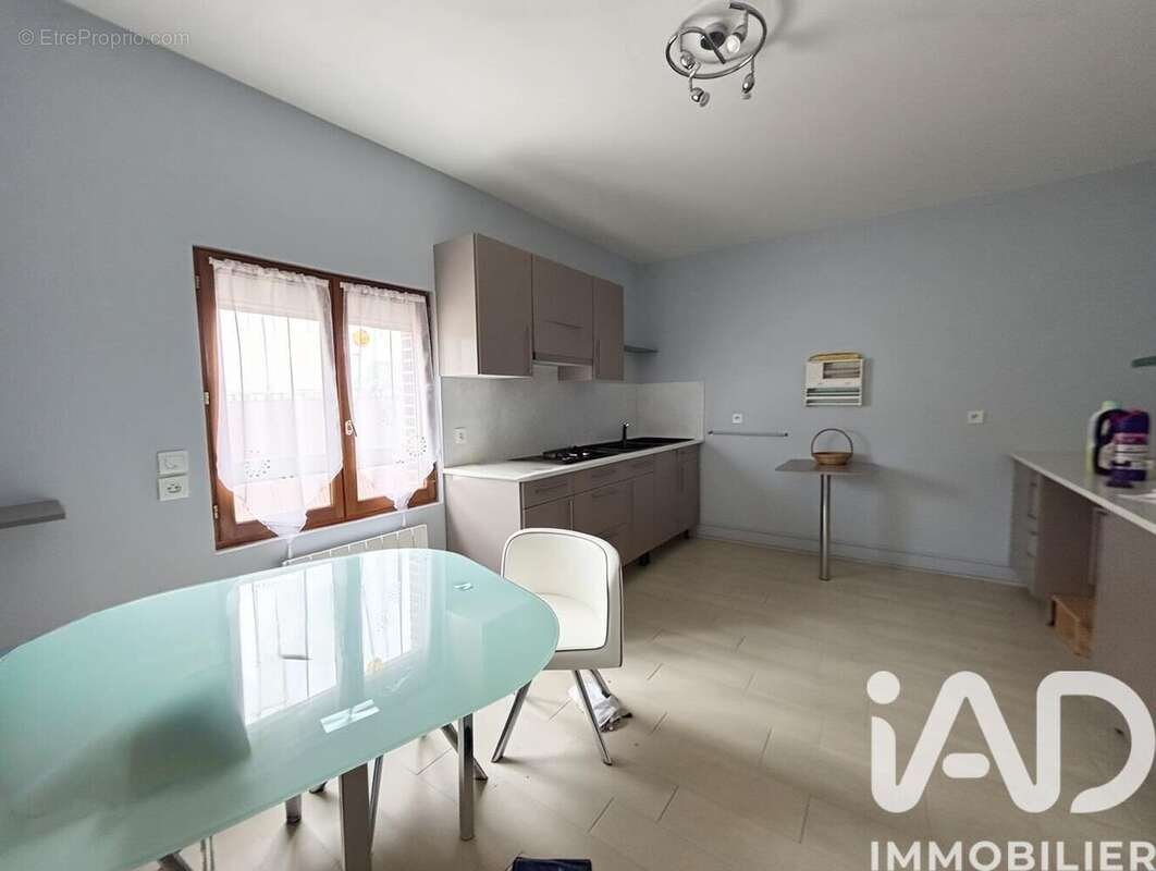 Maison 135 m² à Villeseneux  - photo 2