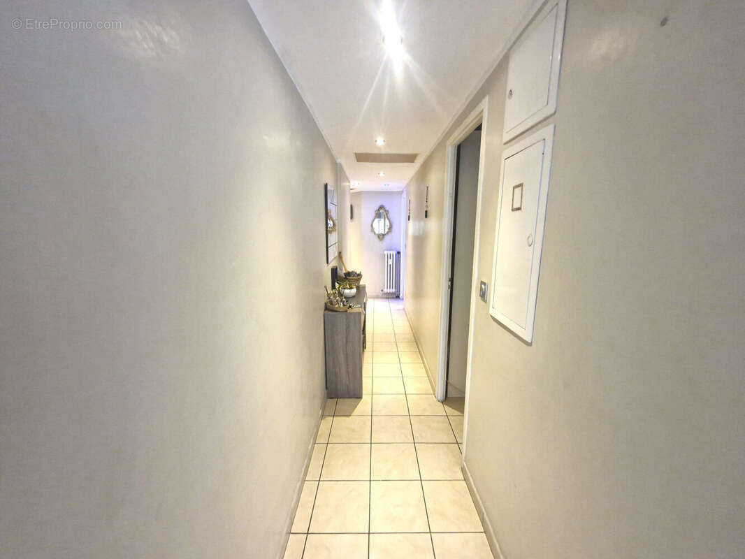 Appartement 82 m² à Toulon  - photo 3