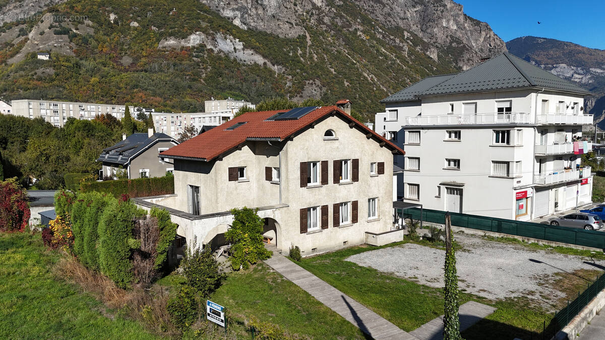 Appartement à SAINT-JEAN-DE-MAURIENNE