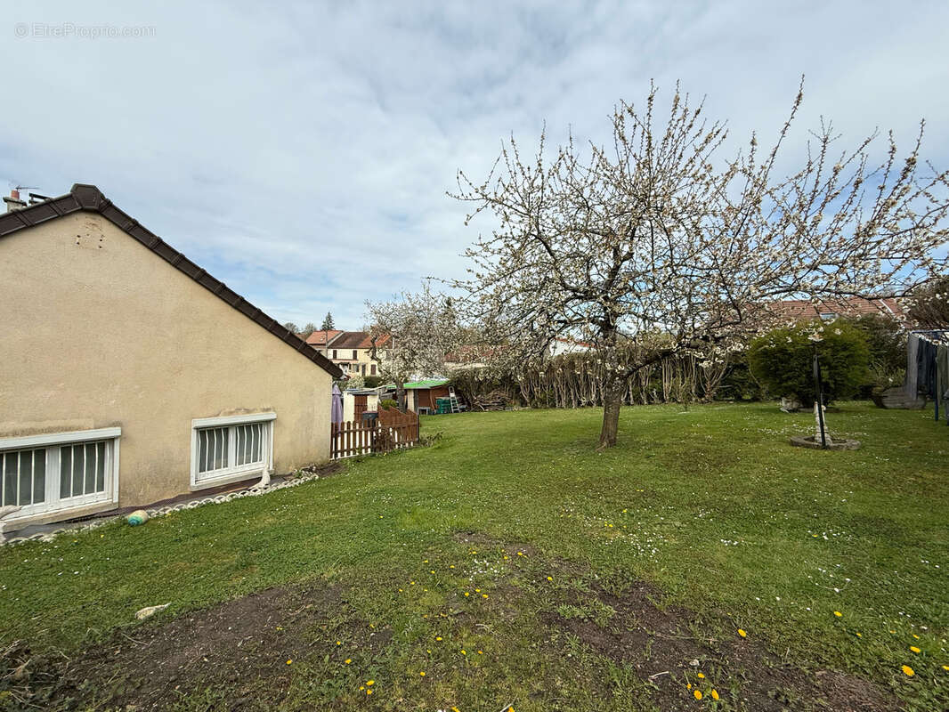 Maison à LA FERTE-GAUCHER