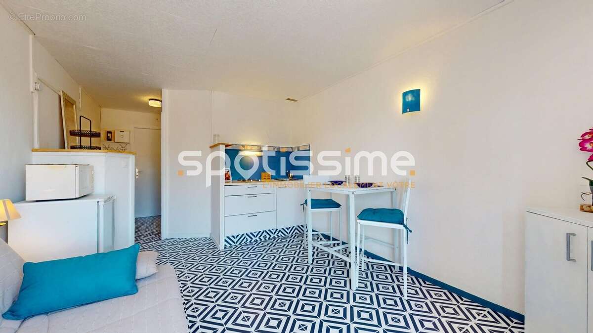 Studio climatisé avec ascenseur, piscine et gardien  Centre Port du Cap d'Agde - photo 4