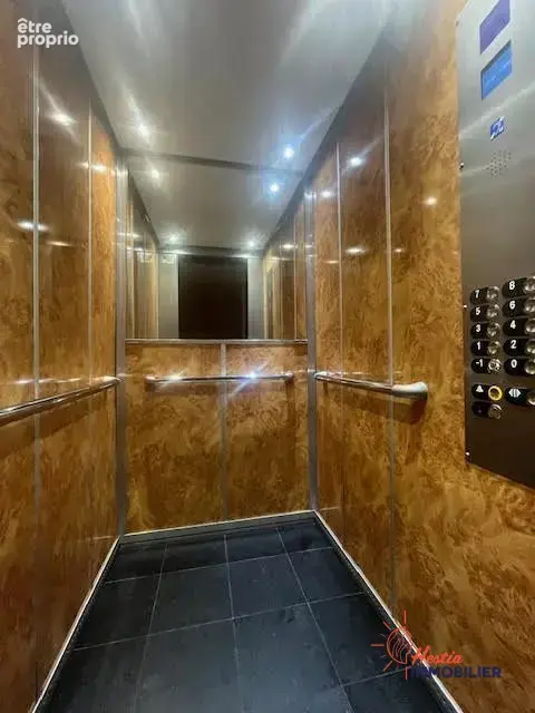 Appartement à vendre - 5 pièces - Dernier étage avec asce - photo 9