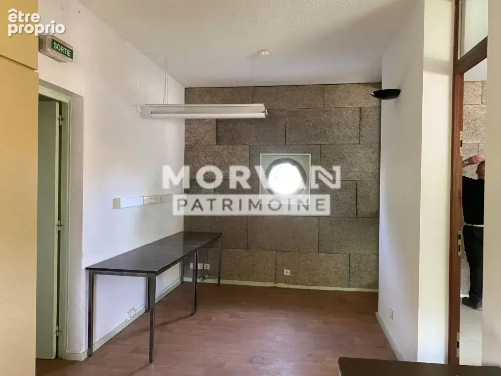 Maison du bazois - batiment sur 2 niveaux 294 m2 - parking et terrain 4017 m2 - photo 5