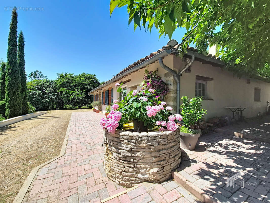 Maison à LE CASTERA