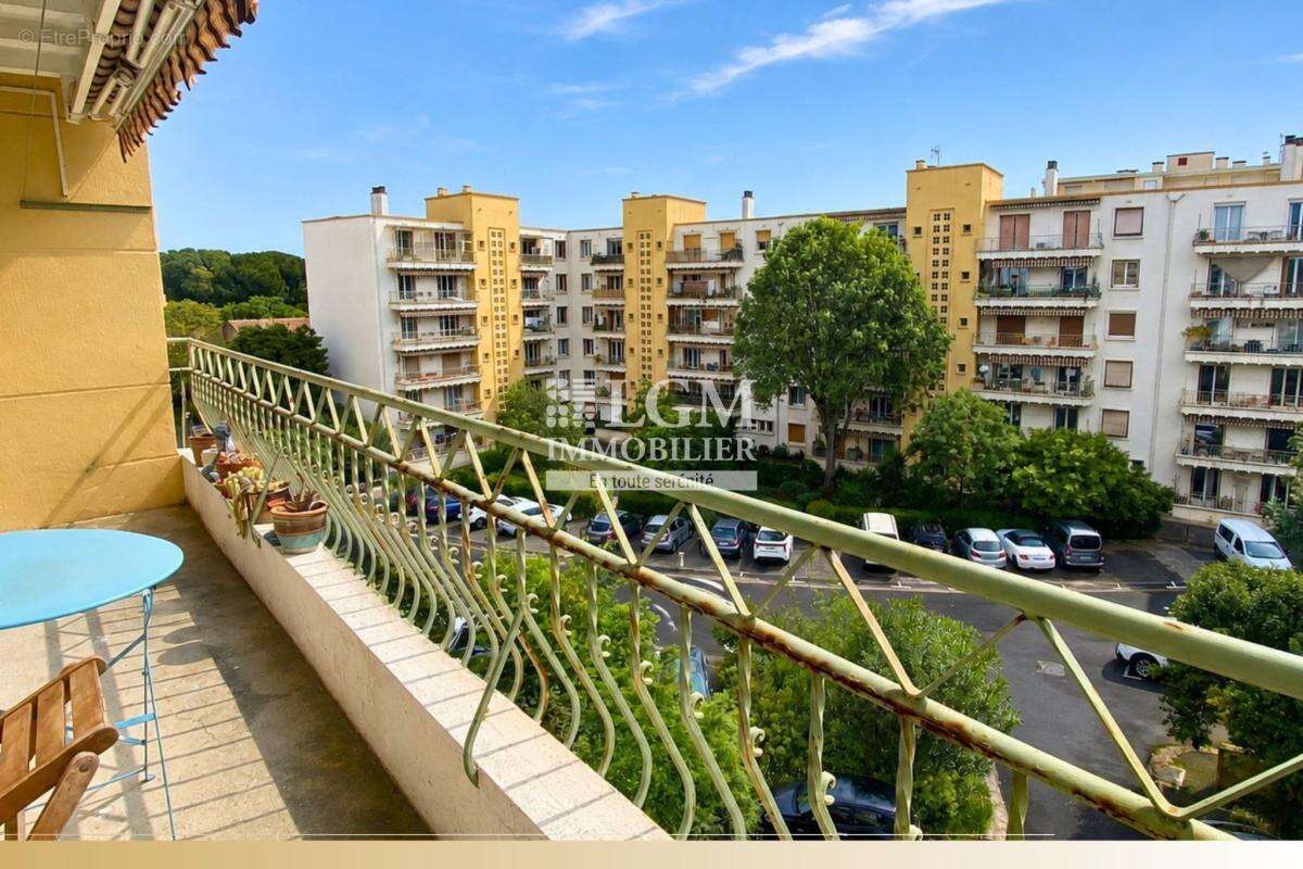 T3 traversant avec balcon et vue dégagée – DPE C – 199 000 € - photo 3