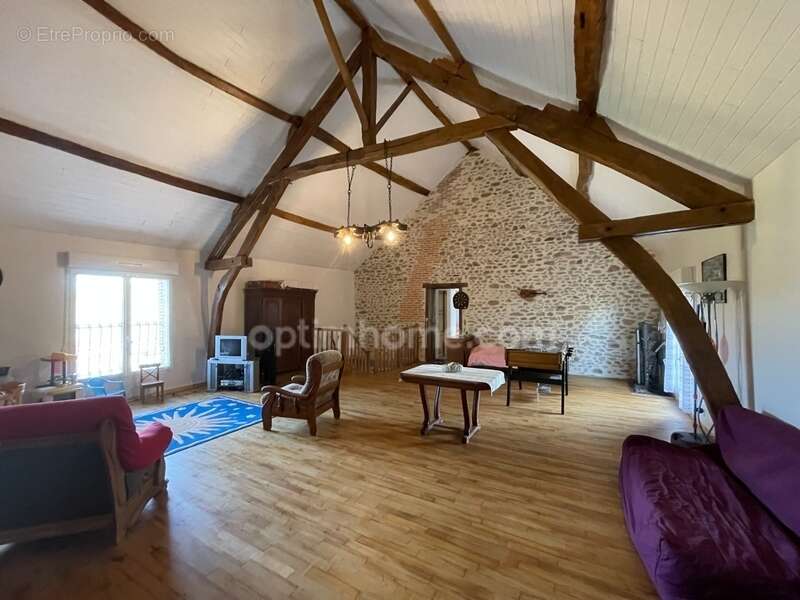 Maison à ARNAC-LA-POSTE