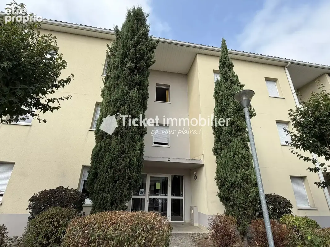 Appartement t2 50m2 tarbes avec balcon, place de parking etc ... - photo 2
