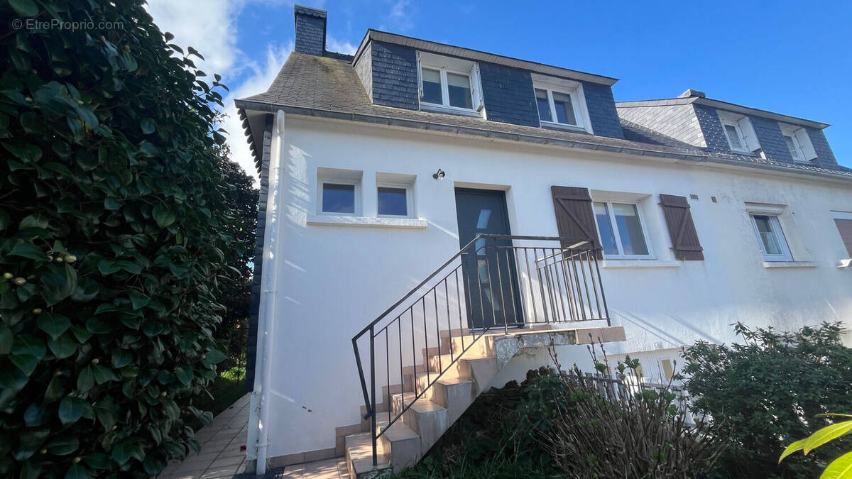 Maison à ERGUE-GABERIC