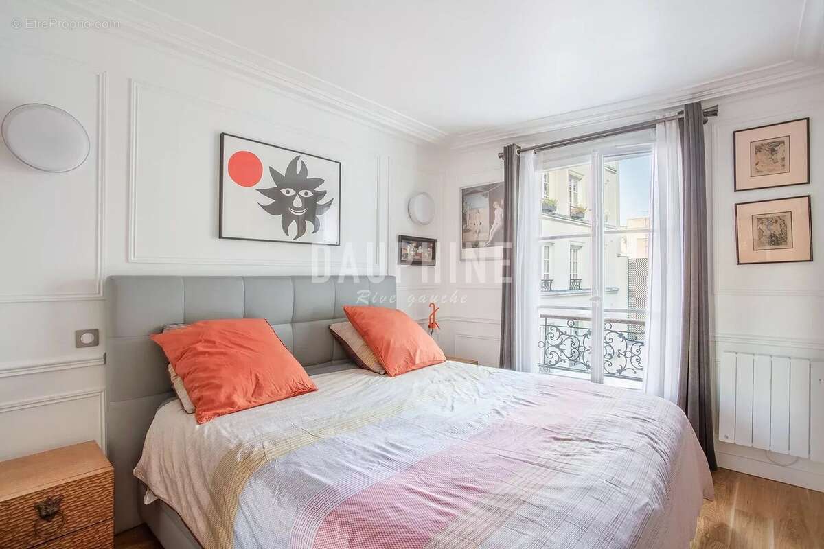 Appartement à PARIS-7E