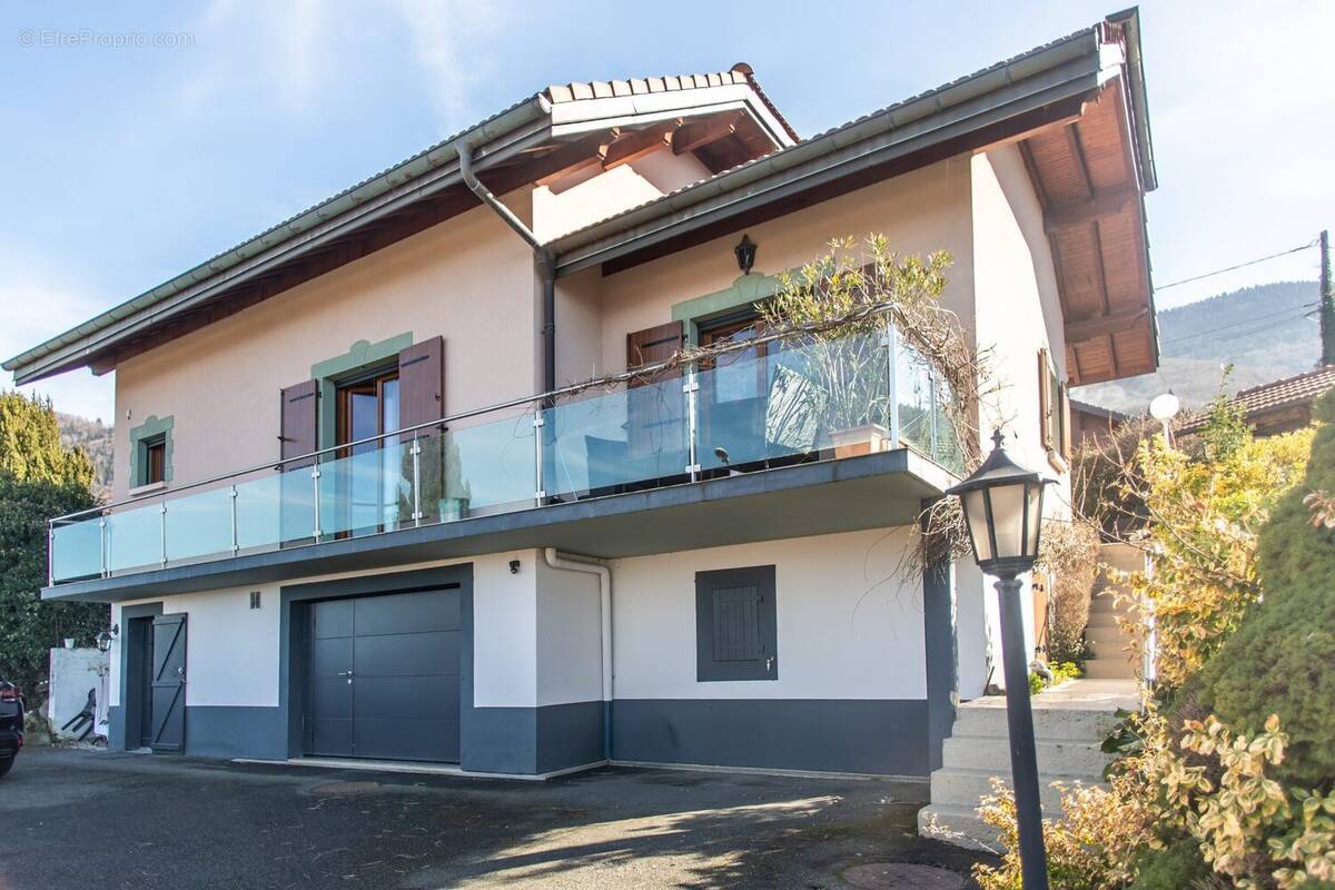 Maison à LUGRIN