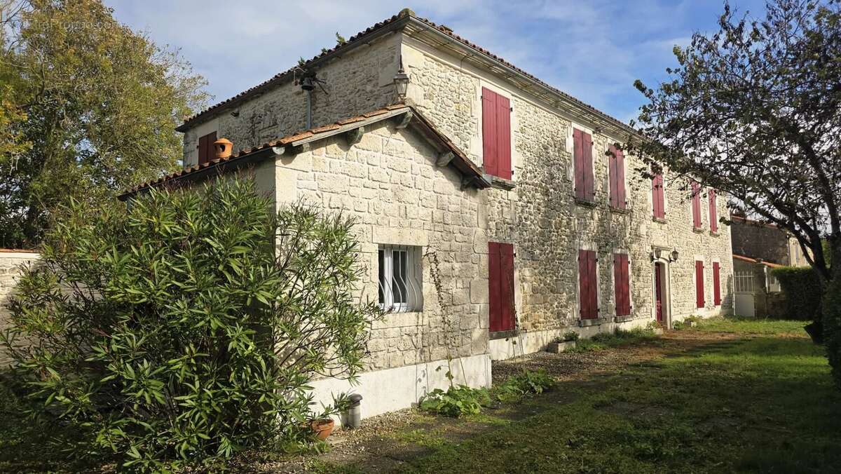 Maison à SAINT-NAZAIRE-SUR-CHARENTE