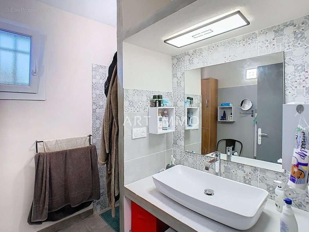 Maison à CABRIERES-D&#039;AVIGNON