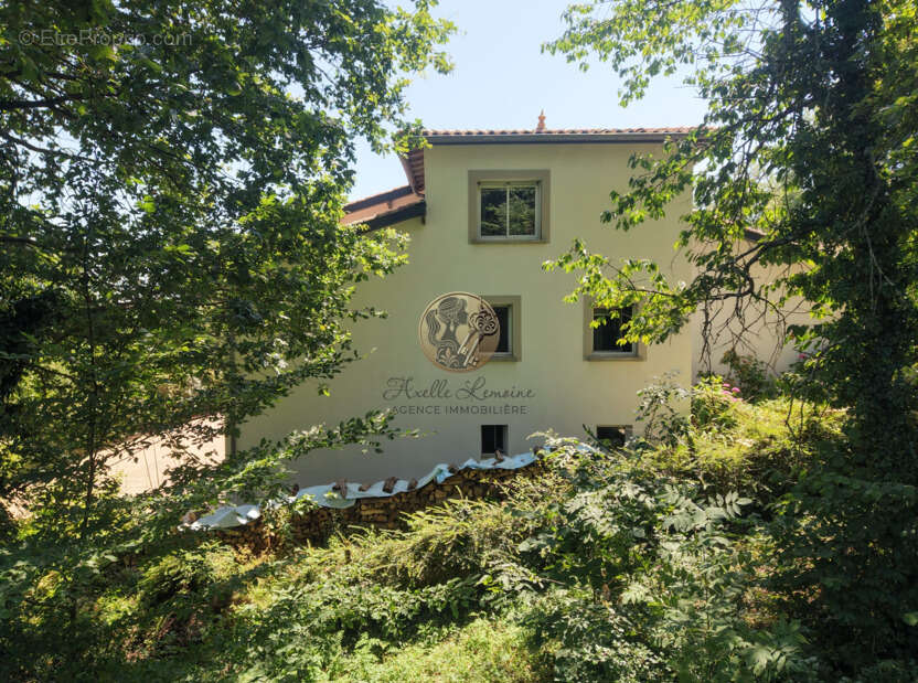 Maison à CHARBONNIERES-LES-BAINS