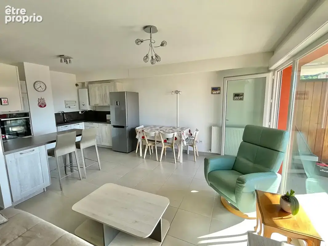 Appartement T3 de 64 m² avec garage à BOURGOIN-JALLIEU (Centre-ville) - photo 2