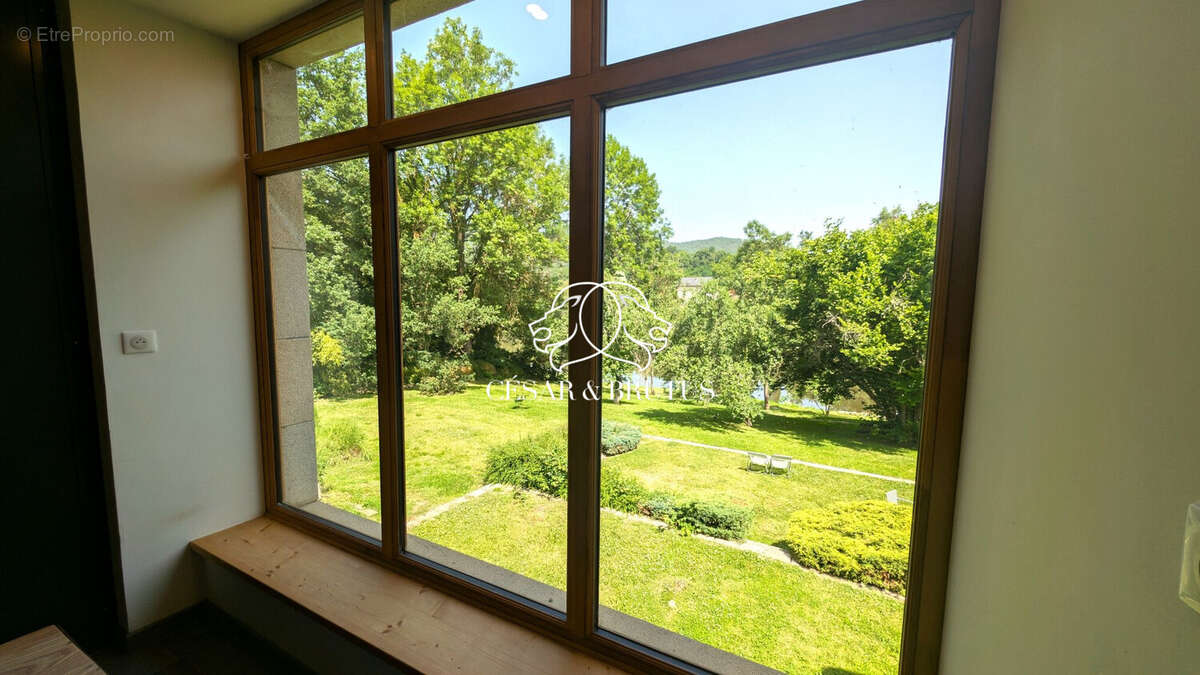 289 m² à Lavoute-Sur-Loire  - photo 8