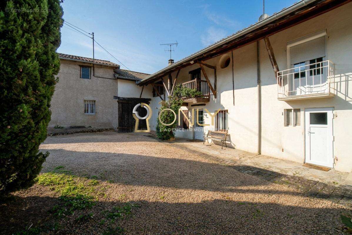 Maison à MONTMERLE-SUR-SAONE