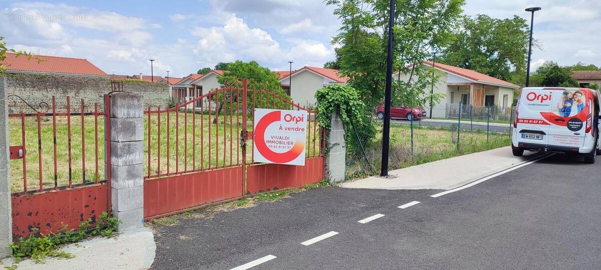 Terrain à VIC-EN-BIGORRE