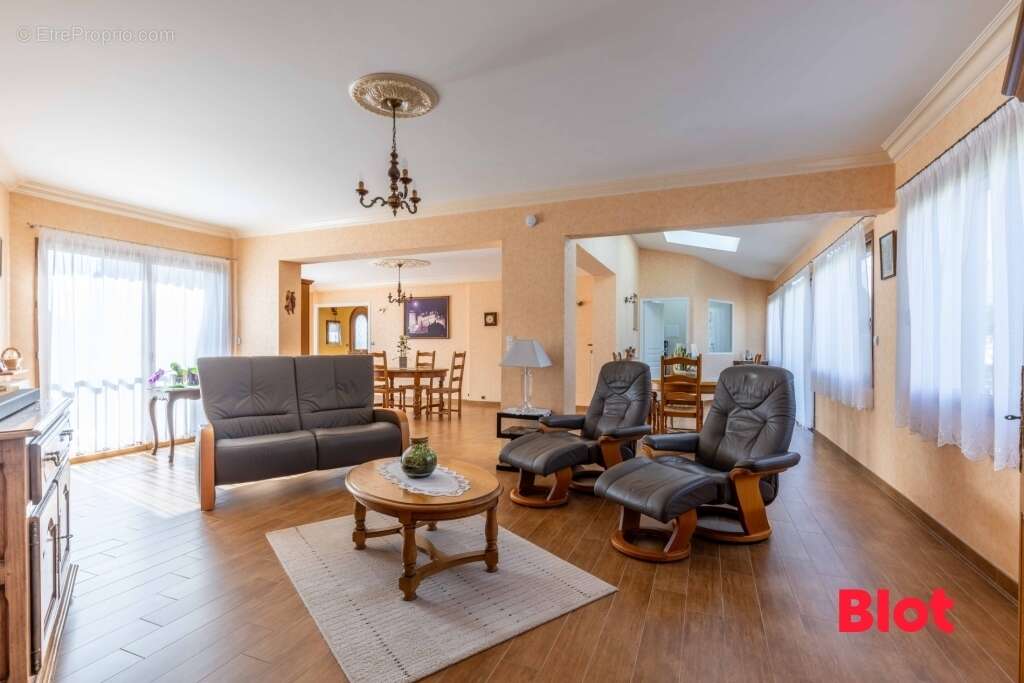 Maison à THORIGNE-FOUILLARD