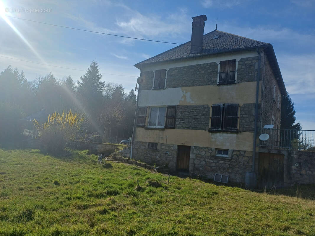 Maison à SAINT-PRIVAT