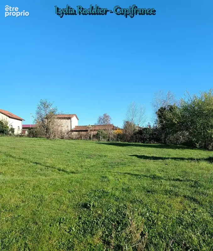 Terrain - 934 m2 - RARE sur PUY GUILLAUME (63290) - photo 2