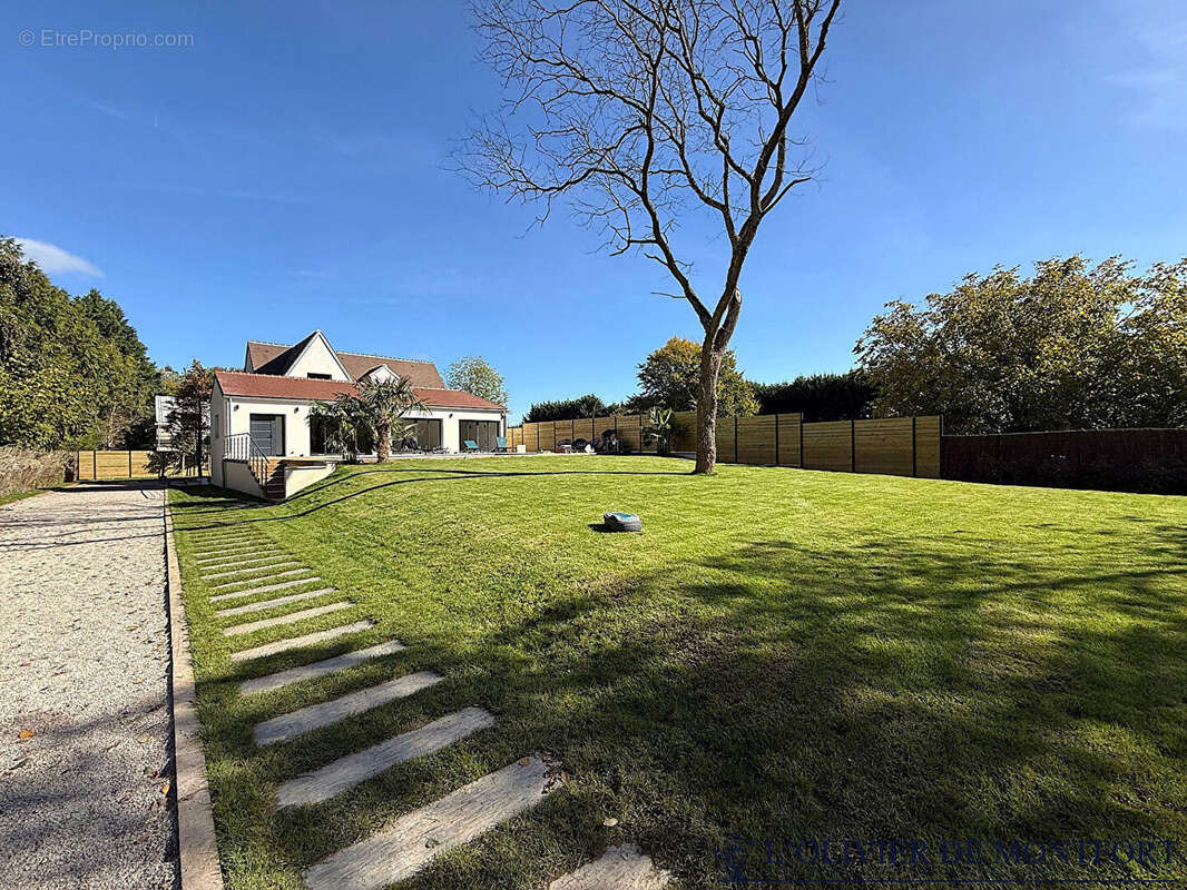 Maison à MONTFORT-L&#039;AMAURY