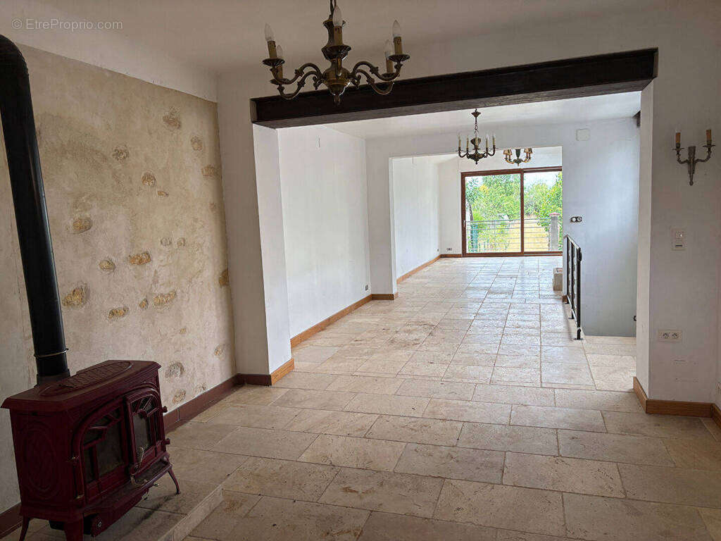 Maison 8 pièces 204 m² Le Poinçonnet - photo 2