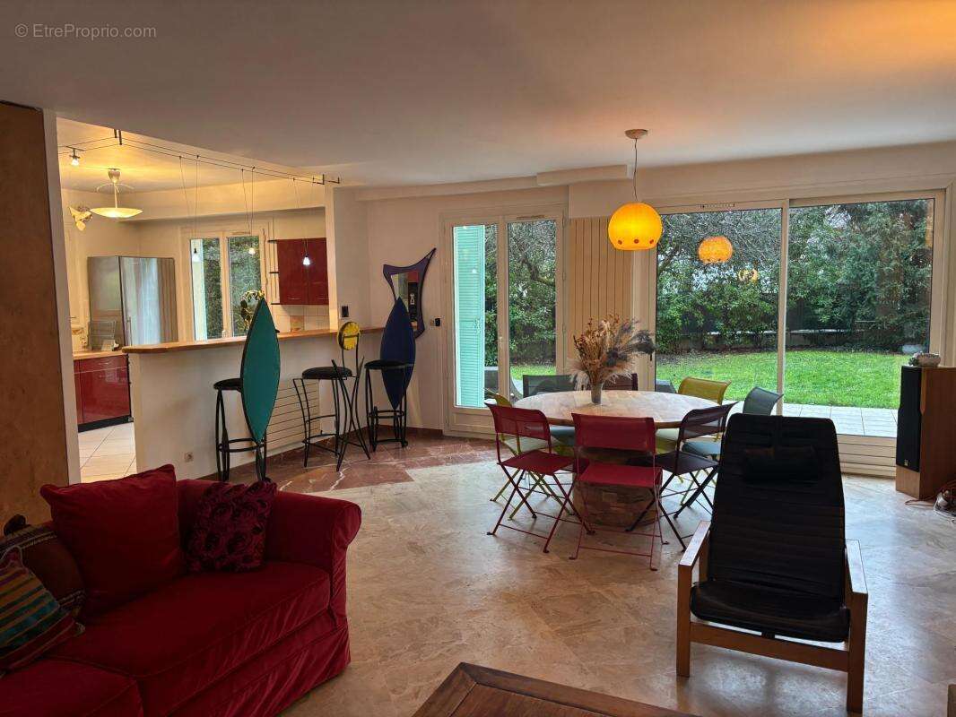 Pavillon d'exception spacieux, lumineux et fonctionnel - photo 5