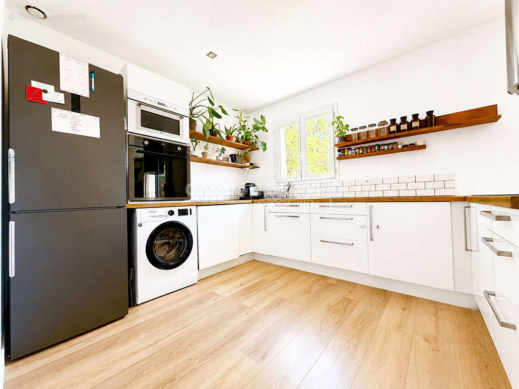 Appartement T3 avec balcon et places de parking privatives - photo 6