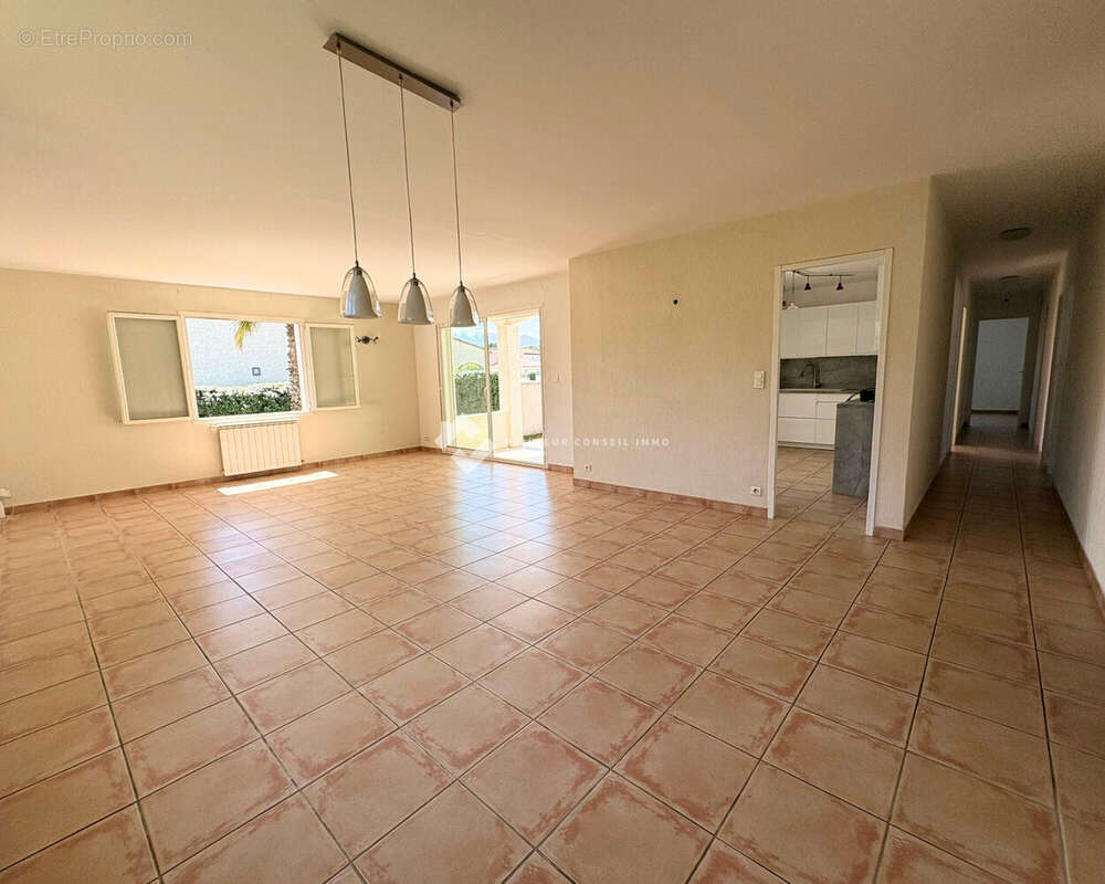 Maison 125 m² à Nefiach  - photo 6