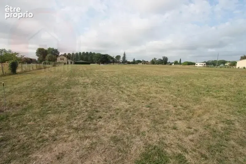 Terrain constructible  - 1341 m2 - photo 4