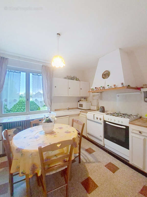Maison à QUIEVRECHAIN