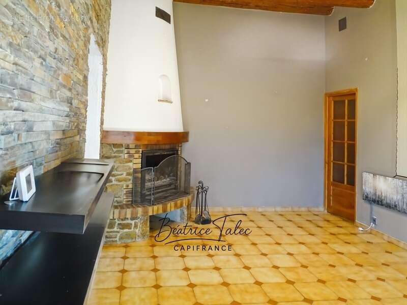 Maison à POURRIERES